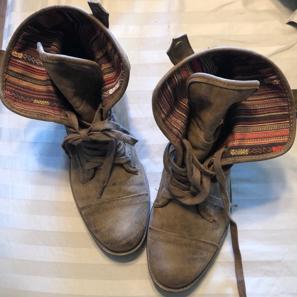 Lace up boots